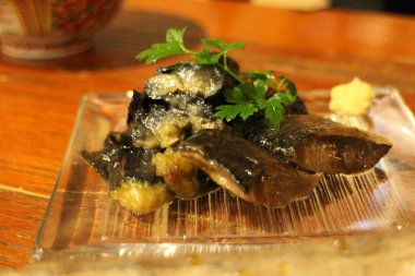 Japon mutfağı: Kyoto, Japonya 'da haşlanmış ringa balığı ve patlıcan