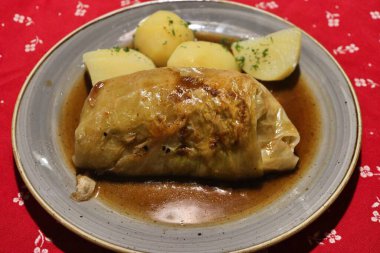 Alman mutfağı: kohlroulade (lahana rulosu) Rothenburg ob der Tauber, Almanya