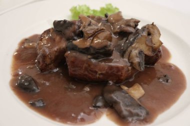 İtalyan mutfağı: Alberobello, İtalya 'da biftek fileto