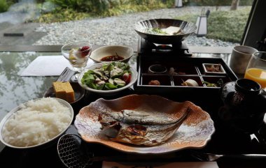 Hakone, Japonya 'da Japon otel kahvaltısı.