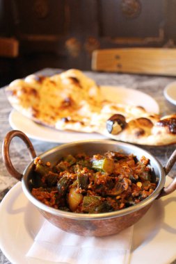 Hint mutfağı: bhindi (bamya) masala