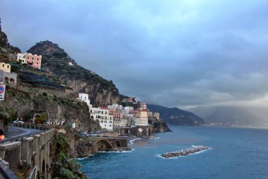 İtalya 'daki Amalfi sahili manzarası