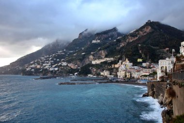 İtalya 'daki Amalfi sahili manzarası