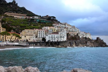 İtalya 'daki Amalfi sahili manzarası