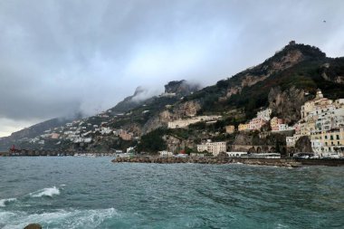 İtalya 'daki Amalfi sahili manzarası