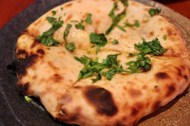 Hint mutfağı: keema kulcha (disk şeklinde ekmek))