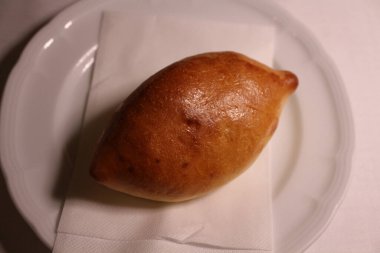 Rus mutfağı: pirozhki (dolgulu çörek))