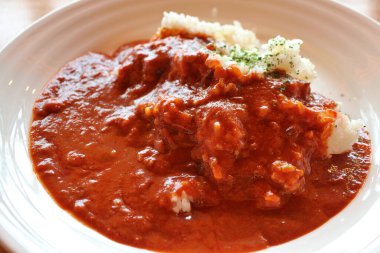 Tokyo, Japonya 'da Japon usulü kırmızı köri pilavı