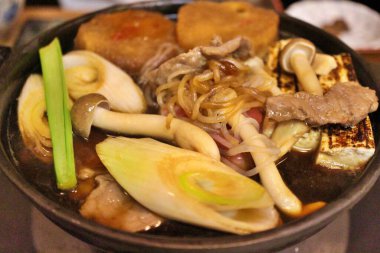 Japon mutfağı: Sakura nabe (at eti yahnisi) Tokyo, Japonya 'da