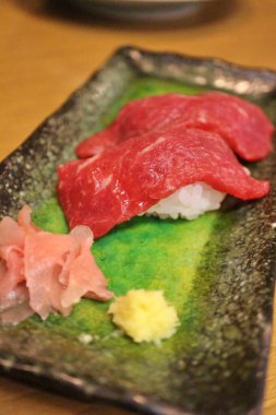 Japon mutfağı: Tokyo, Japonya 'da taze baniku (at eti) suşisi