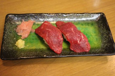 Japon mutfağı: Tokyo, Japonya 'da taze baniku (at eti) suşisi