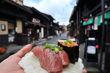 Japon mutfağı: Japonya Takayama 'da Hidagyu bifteği nigirizushi