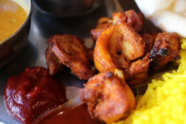 Hint mutfağı: küçük tandır tavuğu