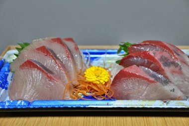 Sarı kuyruklu saşimi Tokyo, Japonya 'da bir süpermarketten alınmış.