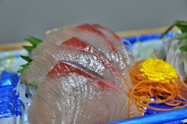 Sarı kuyruklu saşimi Tokyo, Japonya 'da bir süpermarketten alınmış.