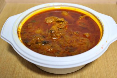 Yemek teslimatı: Tavuk vindaloo (Goan curry)