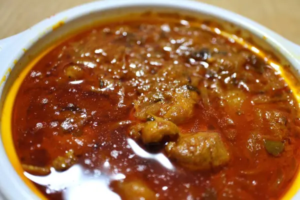 Yemek teslimatı: Tavuk vindaloo (Goan curry)