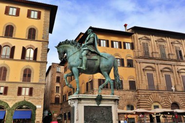 İtalya, Floransa 'daki Piazza della Signoria' da I. Cosimo Binicilik Anıtı
