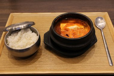 Kore mutfağı: sundubu-jjigae (yumuşak tofu yahnisi)