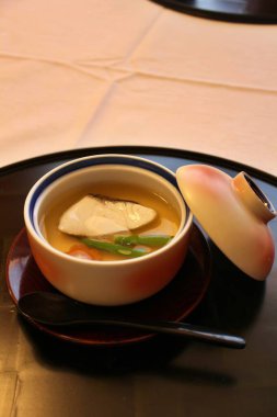 Japon mutfağı: Chawanmushi (yumurtalı muhallebi) Tokyo, Japonya 'da