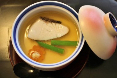 Japon mutfağı: Chawanmushi (yumurtalı muhallebi) Tokyo, Japonya 'da