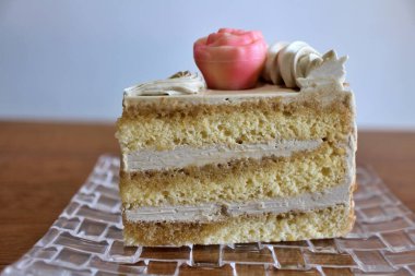 Japon kahveli kremalı pasta.