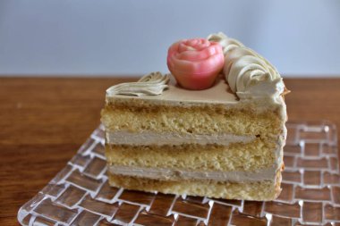 Japon kahveli kremalı pasta.