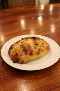 Kurashiki, Japonya 'da nilüfer kökü peynirli ekmek