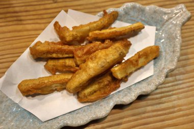 Japon mutfağı: Kurashiki, Japonya 'da burdock karaokulu (kızartılmış dulavrat otu)