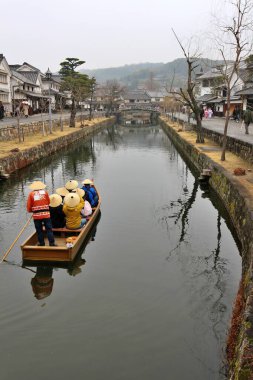 Japonya 'daki Kurashiki Bikan Tarihi Bölgesi' nde (eski kasaba) geleneksel tekne