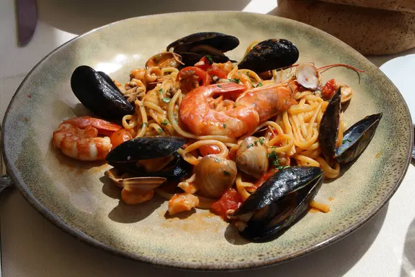 İtalyan mutfağı: Murano, İtalya 'da deniz mahsullü linguine