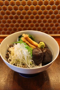 Japon mutfağı: Mishima, Shizuoka, Japonya 'da shiitake mantarlı soba