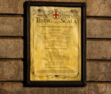 MILAN 07-25-2020: Milano 'daki dünyaca ünlü La Scala Tiyatrosu' nun karakteristik oyun tasarısı
