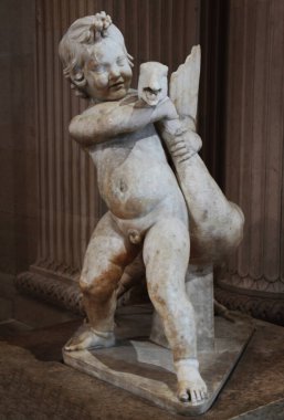 Louvre 'daki Cherubic Mermer Heykel