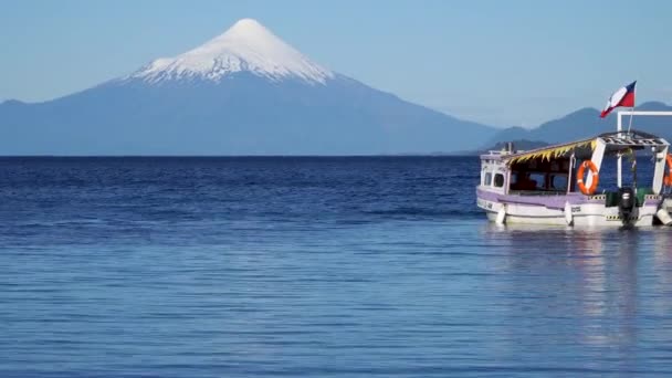 Anoramic View Puerto Varas Osorno Volcano Reflecting Lake Beautiful Summer — Stock Video