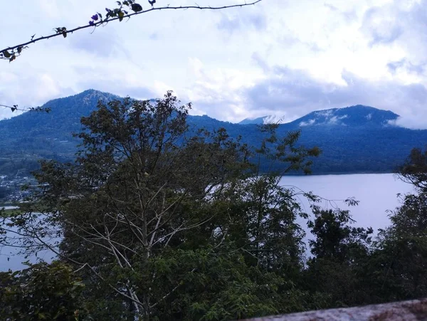 Isla Bali Enero 2023 Lago Montañas Fondo Vista Desde Cima — Foto de Stock