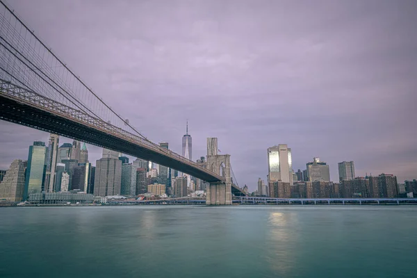 Brooklyn Bridge Vid Sunrise New York Med Manhattan Skyline Bakgrunden — Stockfoto