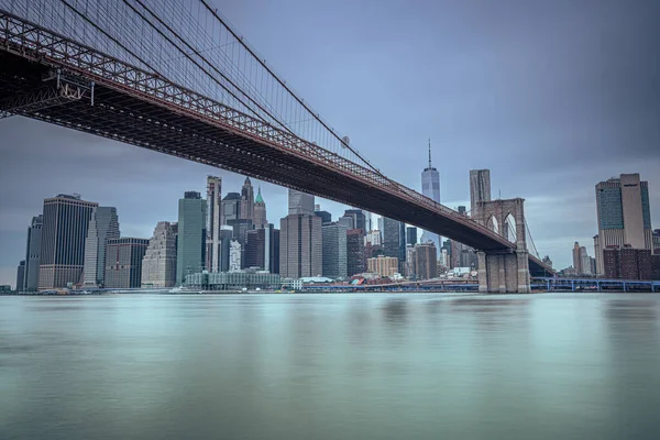 Manhattan Skyline Partir Dessous Brooklyn Bridge New York — Photo