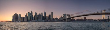 Manhattan 'ın Panorama' sı Sunset 'te Skyline