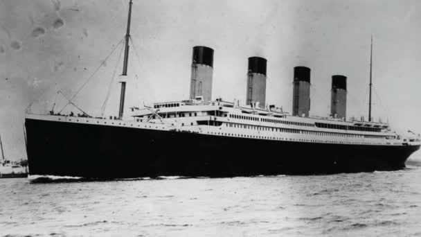 Belfast Juli 2016 Documentaire Foto Van Titanic Titanic Belfast Bezoeker — Stockvideo