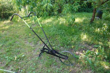 Çapraz bisiklet aracı sebze bahçesinde kullanmak için