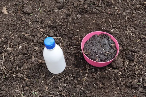 stock image soil life test. how to use hydrogen peroxide to find out what type of soil we have.