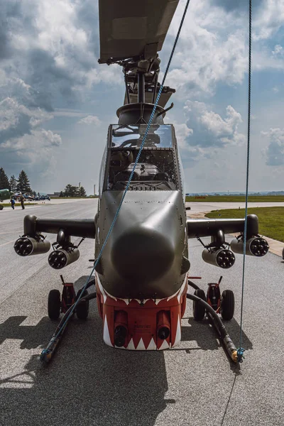 Американский Вертолет Bell Cobra Зубами Акулы Чехия — стоковое фото