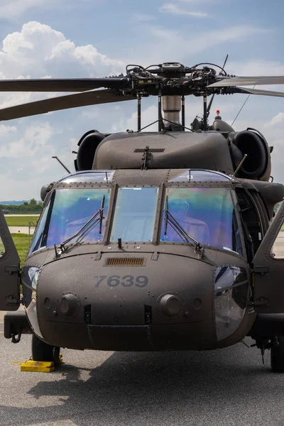 スロバキア軍シコルスキーUh 60ブラックホークヘリコプター チェコ航空基地カスラフ航空ショー中 2023年5月 — ストック写真