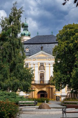 Czech şehri Bruntal 'daki eski barok sarayı.
