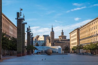 Zaragoza şehri İspanya 'nın çeşitli manzaraları