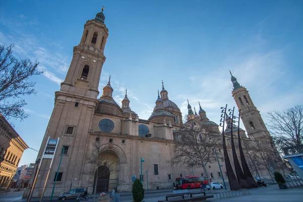 Del Pilar Basilika Viktiga Arkitektoniska Symbolerna För Zaragoza Och Floden — Stockfoto