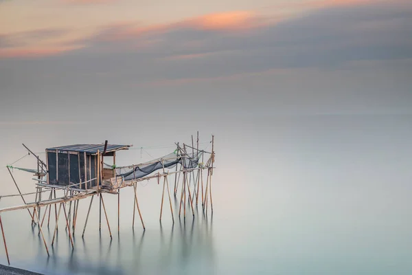 Деревянные Пирсы Встроенные Море Помогающие Рыбачить Закат Цвета Свет — стоковое фото