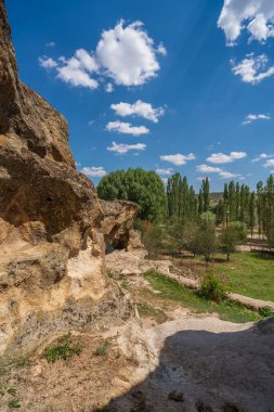 Phrygian Vadisi 'nin fotoğrafları ve Afyon sınırları içindeki kayalara oyulmuş yerleşim yerleri..