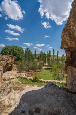 Phrygian Vadisi 'nin fotoğrafları ve Afyon sınırları içindeki kayalara oyulmuş yerleşim yerleri..